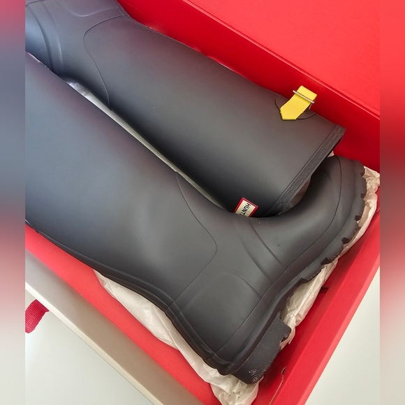 NWT - Hunter Boots - Picture 7 of 9